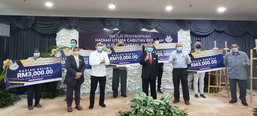 Penggaya rambut menang cabutan bertuah RM20,000