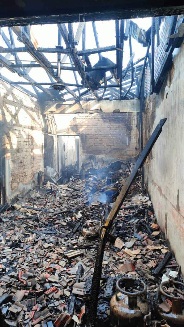 Remaja sesak nafas dalam kebakaran 3 rumah di Ipoh