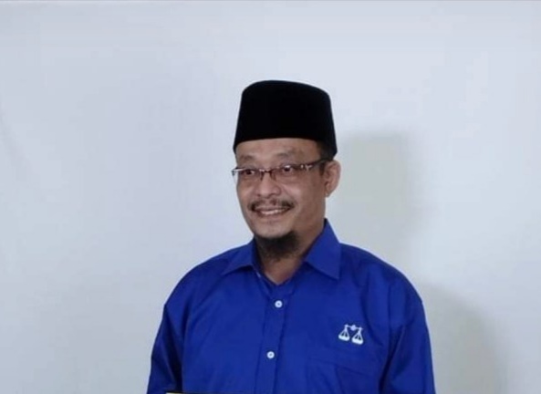 Ustaz Kazim tarik diri bertanding di Parlimen Larut