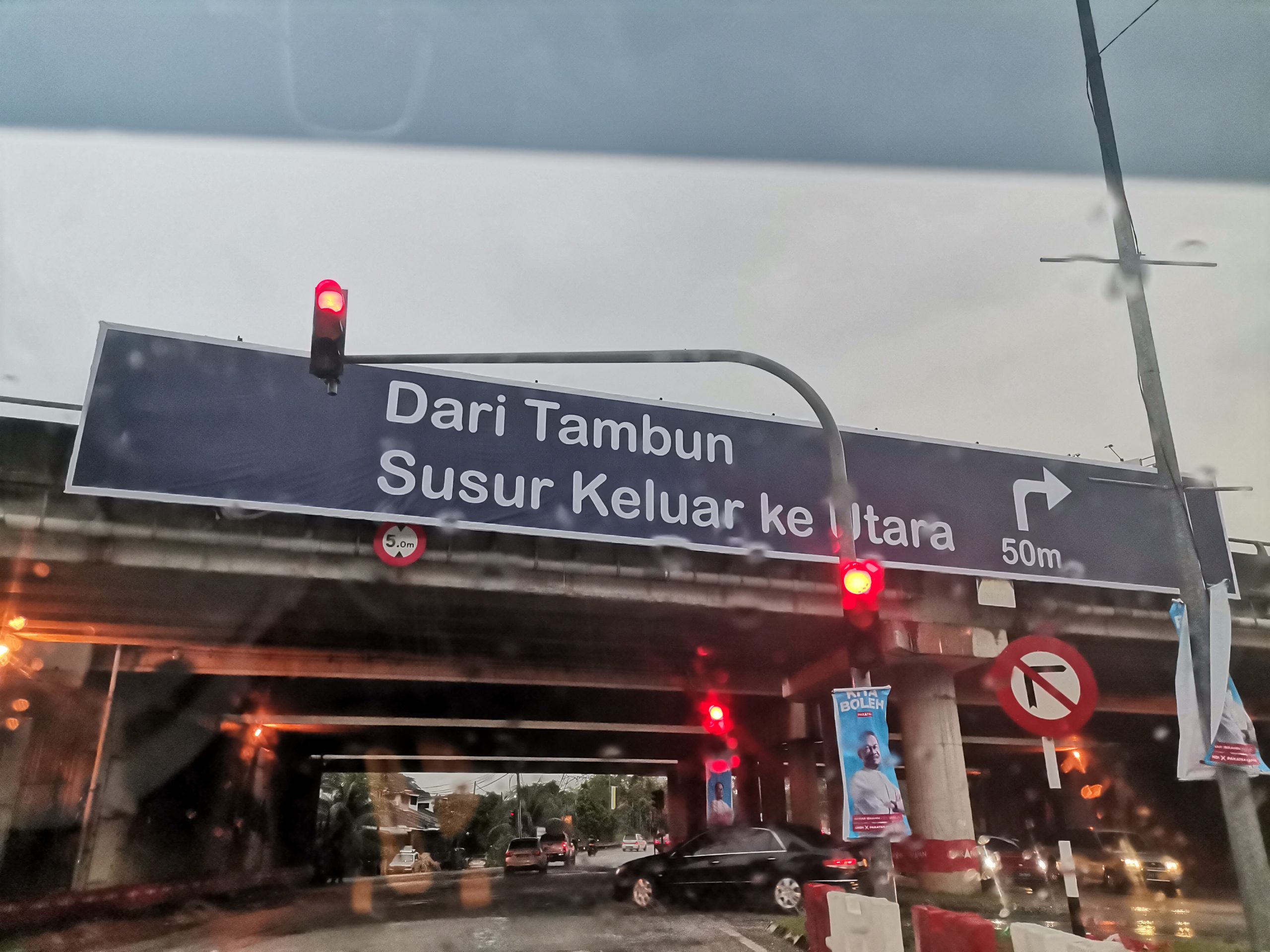 Ahmad Faizal nafi naikkan papan iklan sebagai bahan kempen