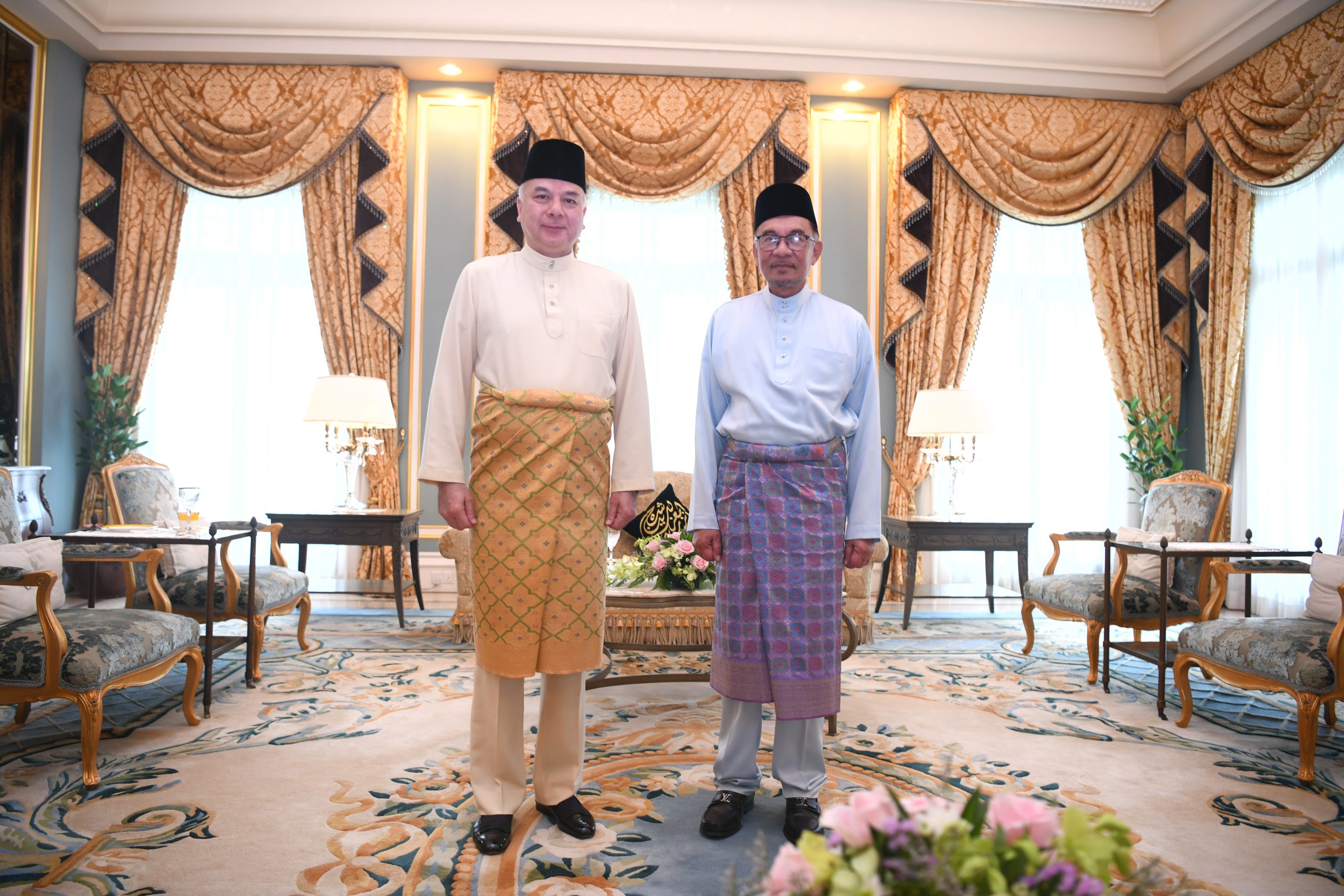 PM10 menghadap Sultan Perak di Istana Kinta hari ini