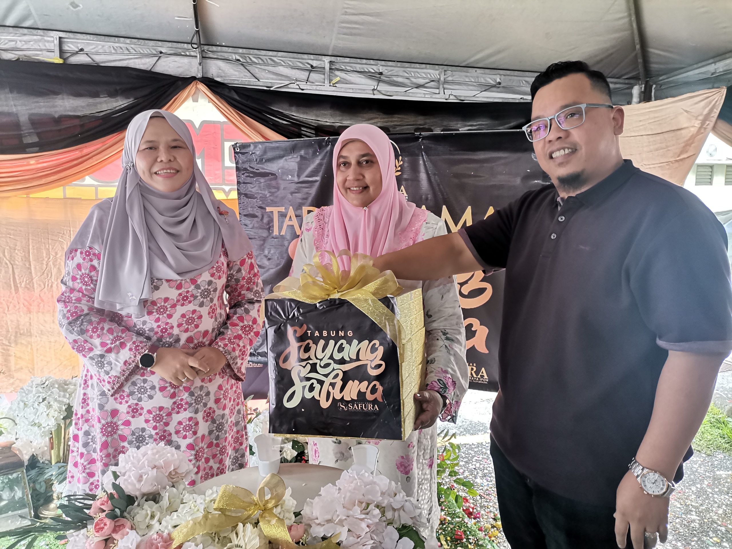 Kedai Emas Safura lancar Tabung Sayang-Sayang Safura, beri 600 ekor ayam percuma
