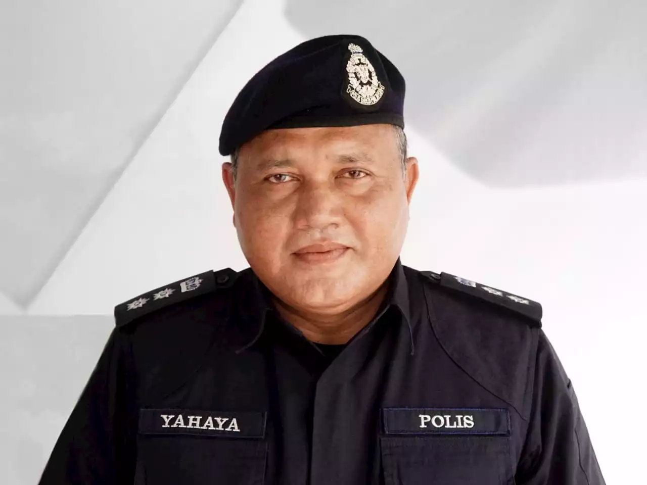 Lelaki samun kedai emas guna pistol mainan ditahan