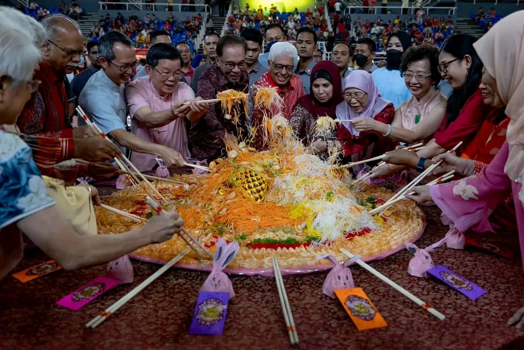 Sedekah amal jariah okey, sedekah untuk undi pilihan raya adalah korupsi — PM