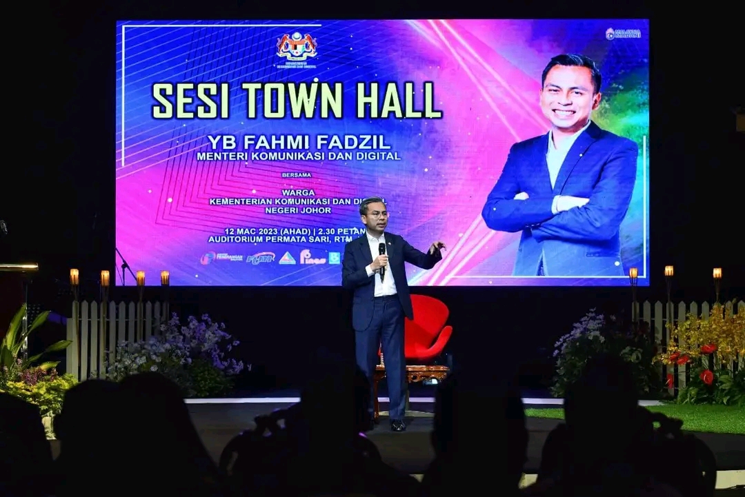 Larangan ahli politik ceramah di masjid, surau untuk redakan suhu politik - Fahmi