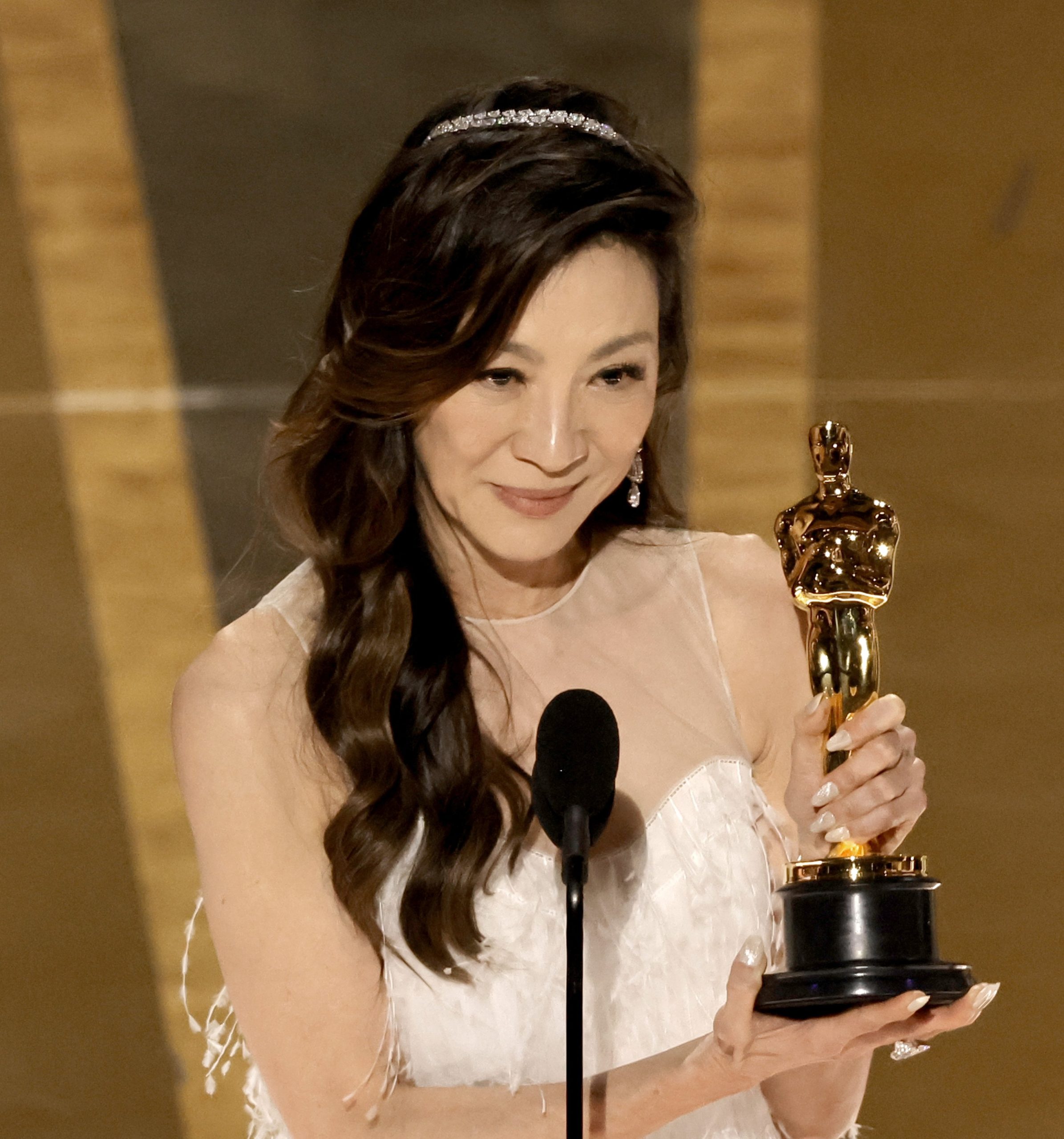 Anak kelahiran Ipoh, Michelle Yeoh jadi bintang Asia pertama menang Oscar