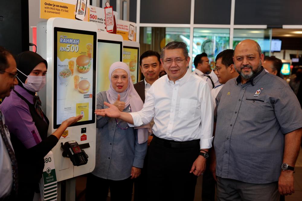 Menu Rahmah McDonald’s bukti bukan makanan kelas rendah - Salahuddin