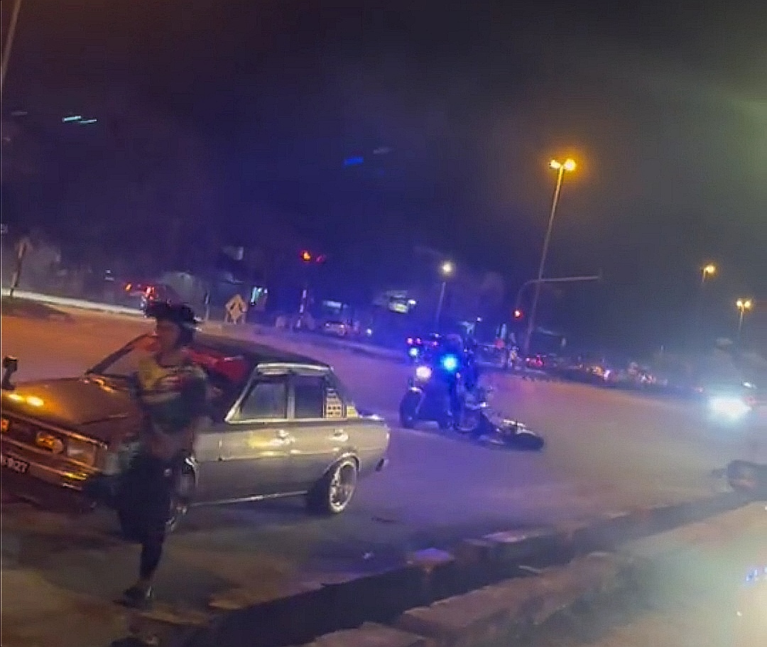 Lelaki panik lari lintang pukang lepas nampak polis