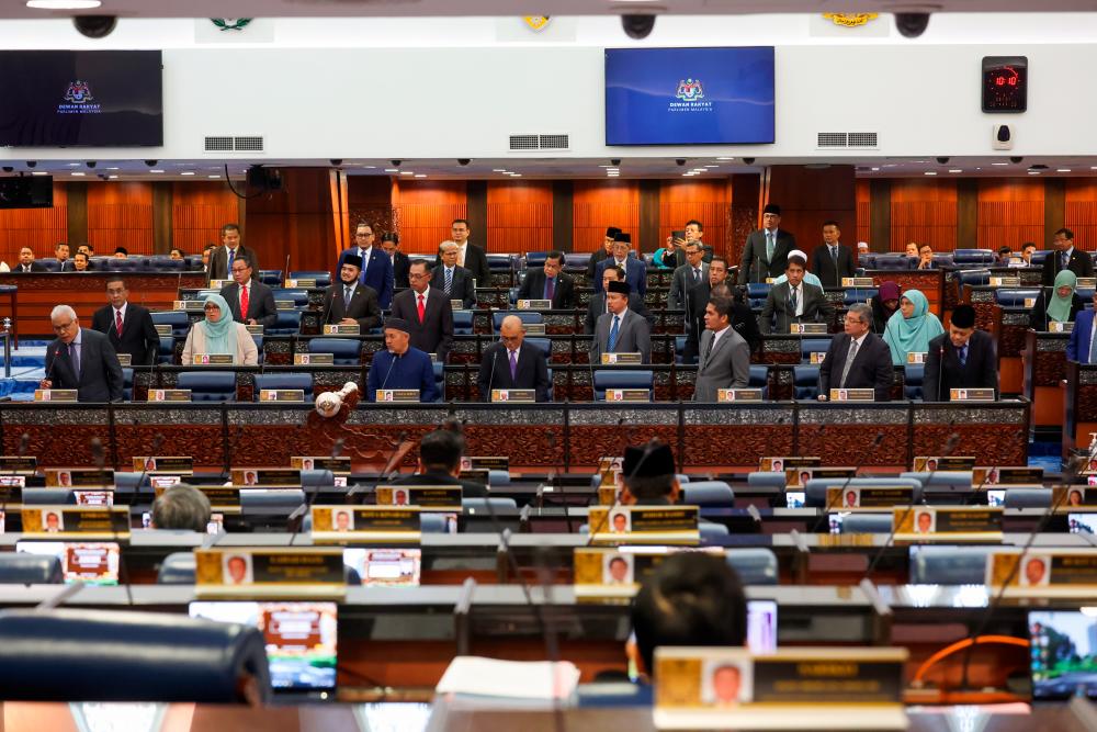 Ahli Parlimen pembangkang keluar Dewan Rakyat, protes tidak bahas isu KWSP