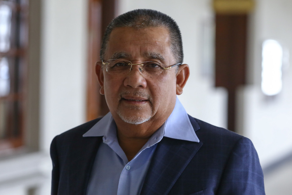 Bekas MB Negeri Sembilan Mohd Isa kembali sertai UMNO