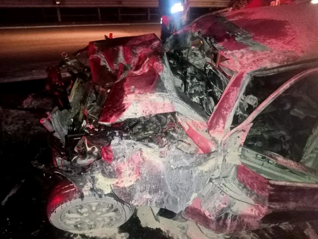 Lima sekeluarga maut kereta langgar belakang lori