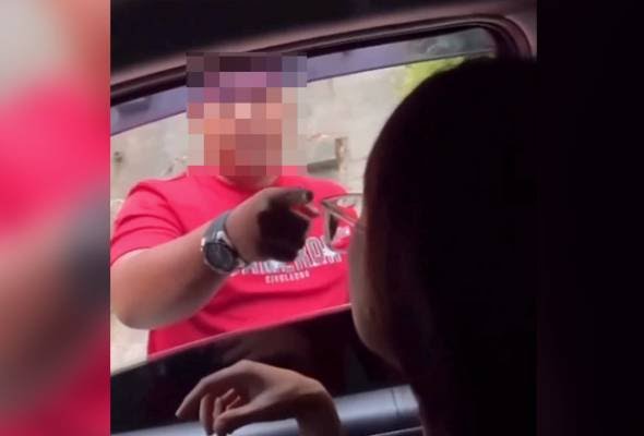 Lelaki tunjal kepala wanita dicekup polis