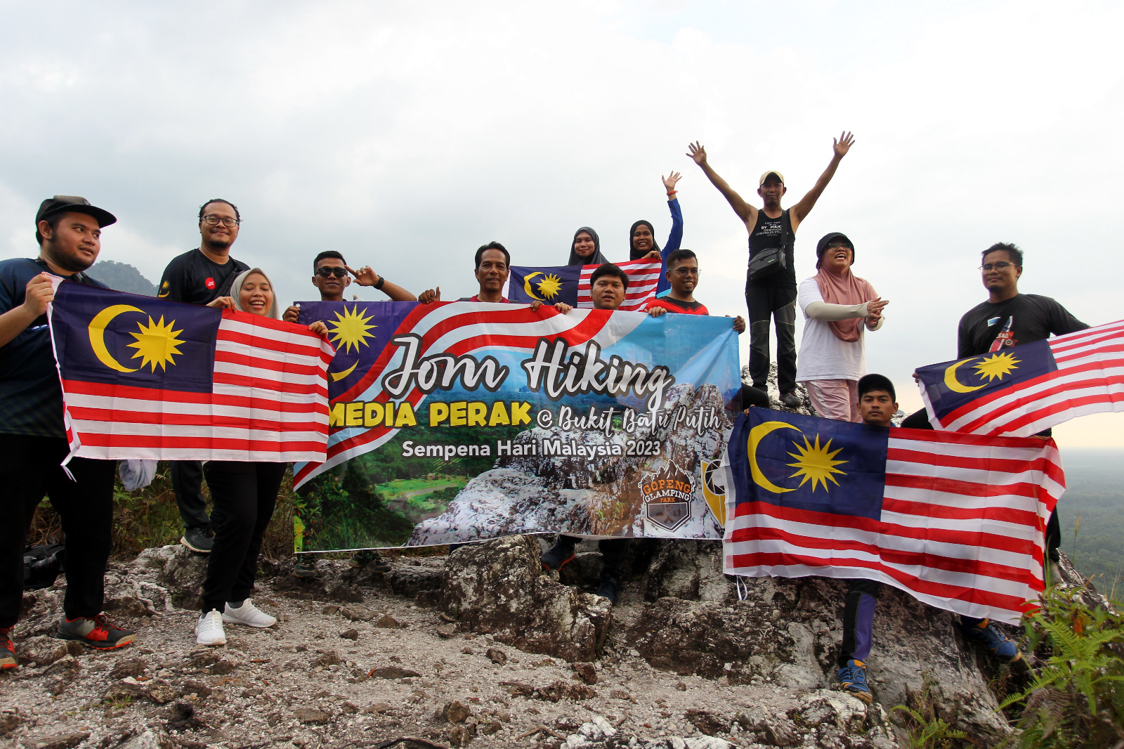 Pengamal media Perak cabar diri daki Bukit Batu Putih
