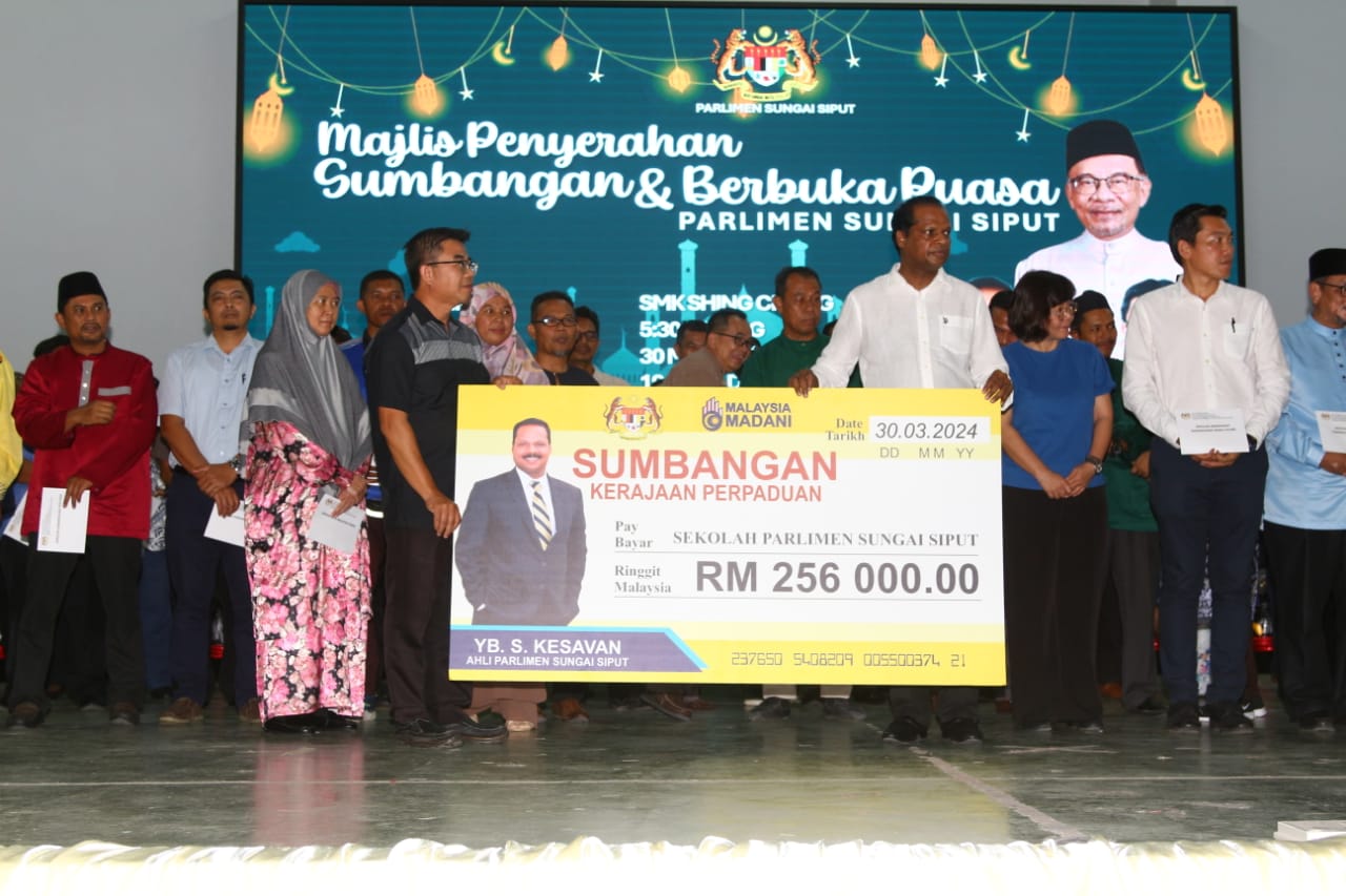 PERUNTUKAN SEBANYAK RM256,000 UNTUK SEKOLAH DALAM PARLIMEN SUNGAI SIPUT DISERAHKAN
