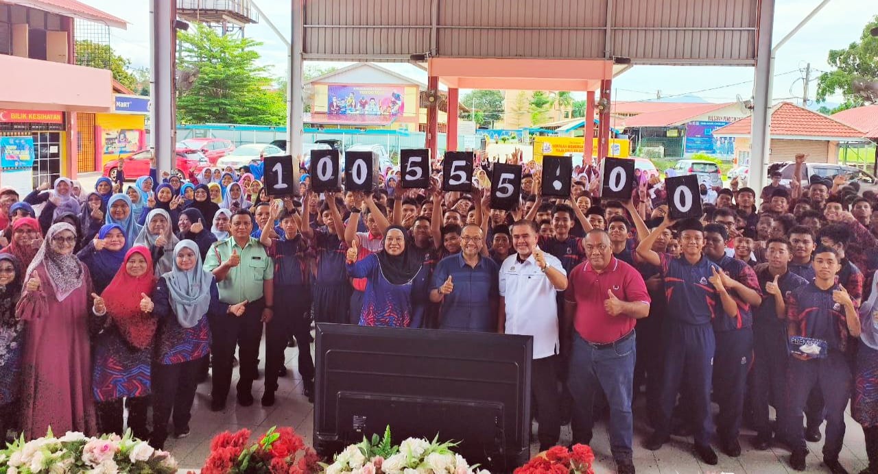 DERMATHON PIBG SMK RAJA CHULAN BERJAYA RAIH KUTIPAN RM 100,555.00