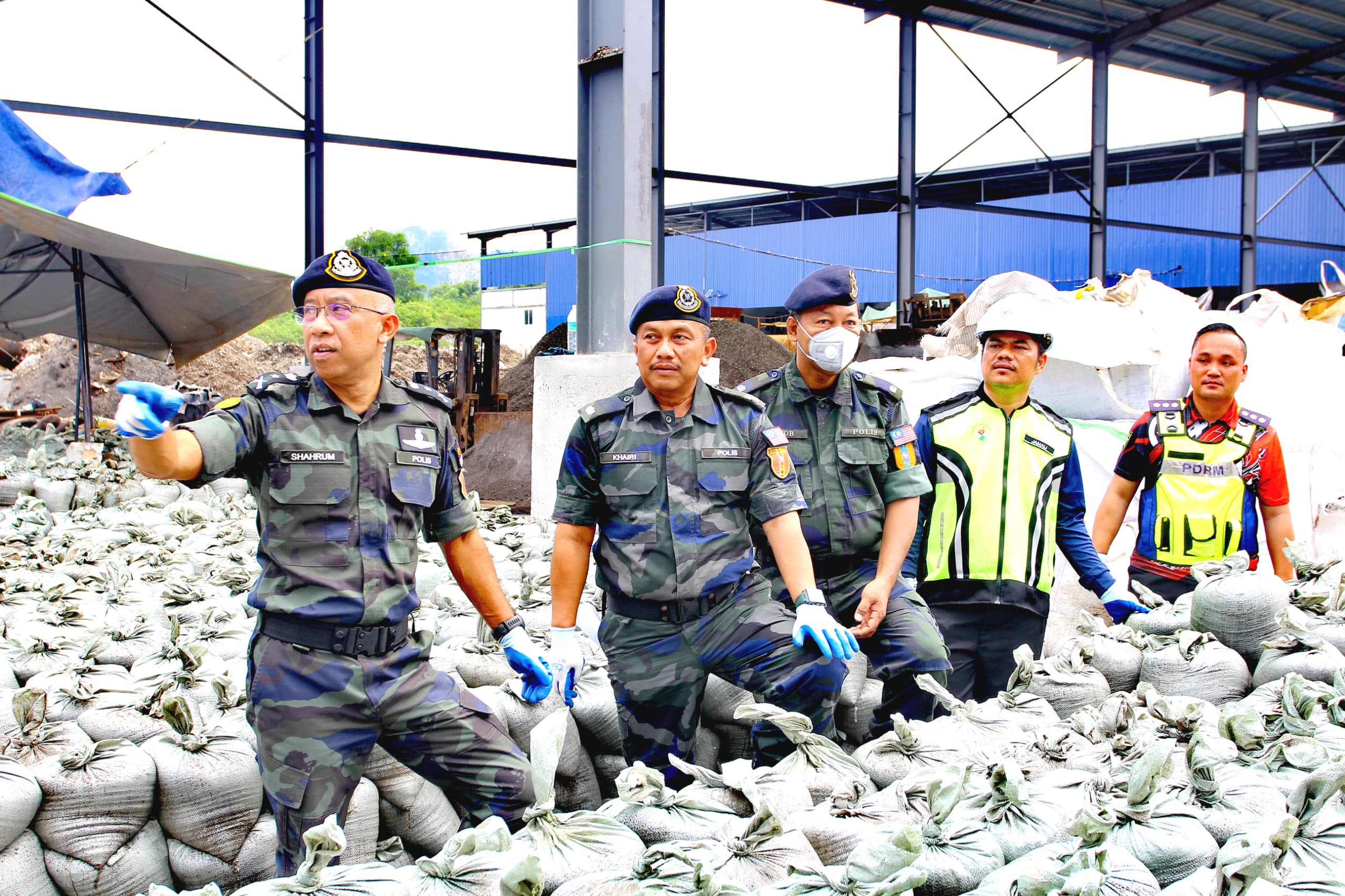UNIT RISIK BATALION 1 PGA TUMPASKAN KEGIATAN PROSES E-WASTE HARAM