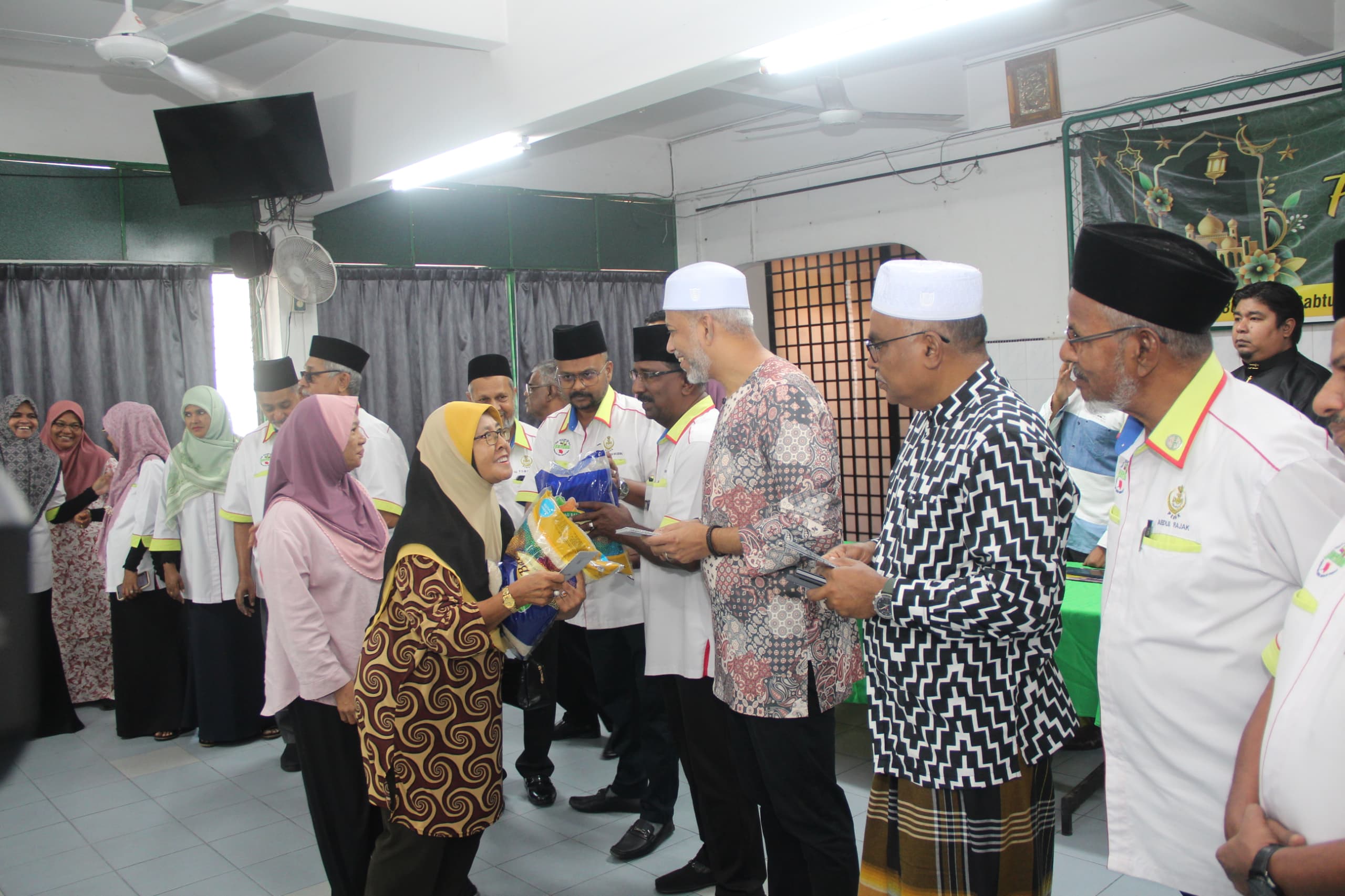 PRIM SANTUNI 100 GOLONGAN ASNAF DAN FAKIR MISKIN SEMPENA RAMADAN 2025
