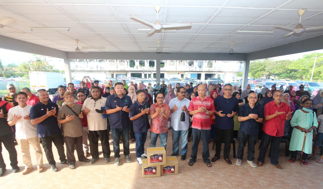 SEBANYAK 500 'KOTAK REZEKI TOK LAN' DIAGIHKAN UNTUK PENERIMA YANG LAYAK