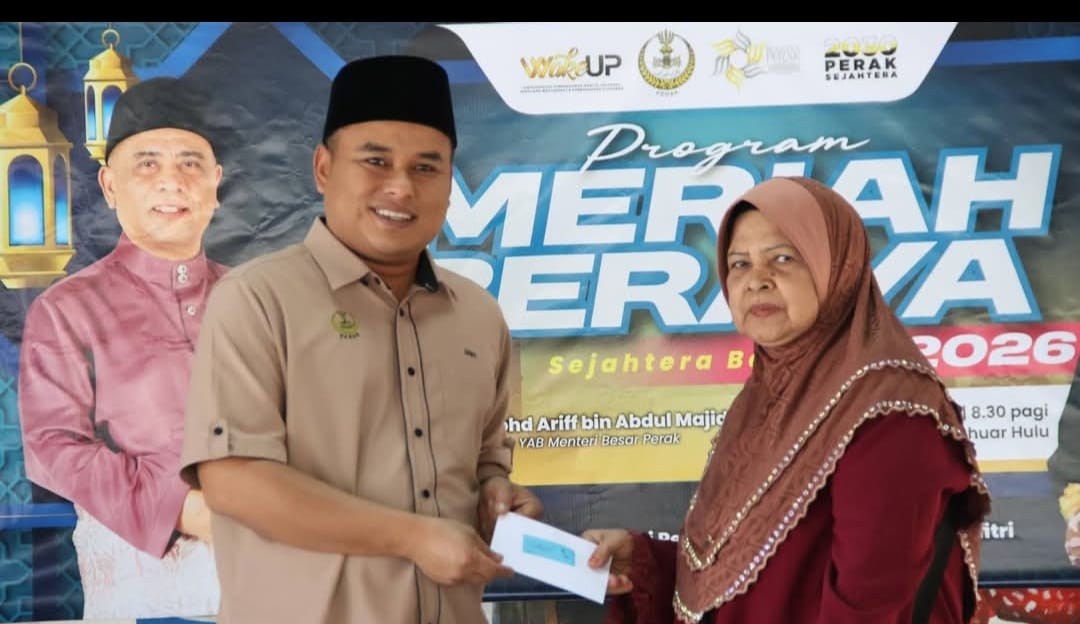 225 PENERIMA DUN CHENDEROH TERIMA SUMBANGAN MENTERI BESAR PERAK